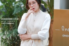霸州兼职模特被摄影师亲(兼职模特被摄影师亲了)