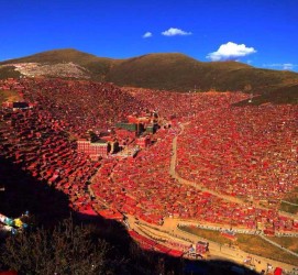 霸州色达旅游攻略(成都到色达旅游攻略)