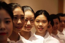 霸州私人伴游招聘 度假区万元月薪招“泳装伴游”