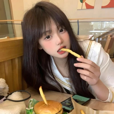 霸州伴游女生李欣怡的资料
